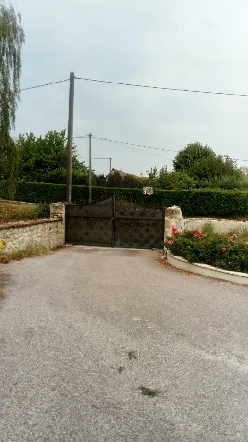 Gite De La Roseraie Louchy-Montfand Luaran gambar